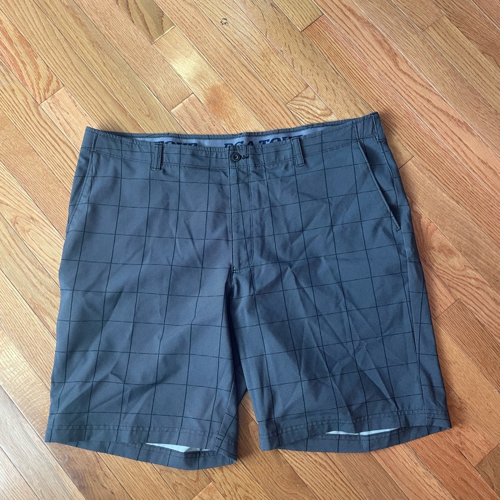 PGA Tour Men's Dark Gray Checkered‎ Shorts size 42